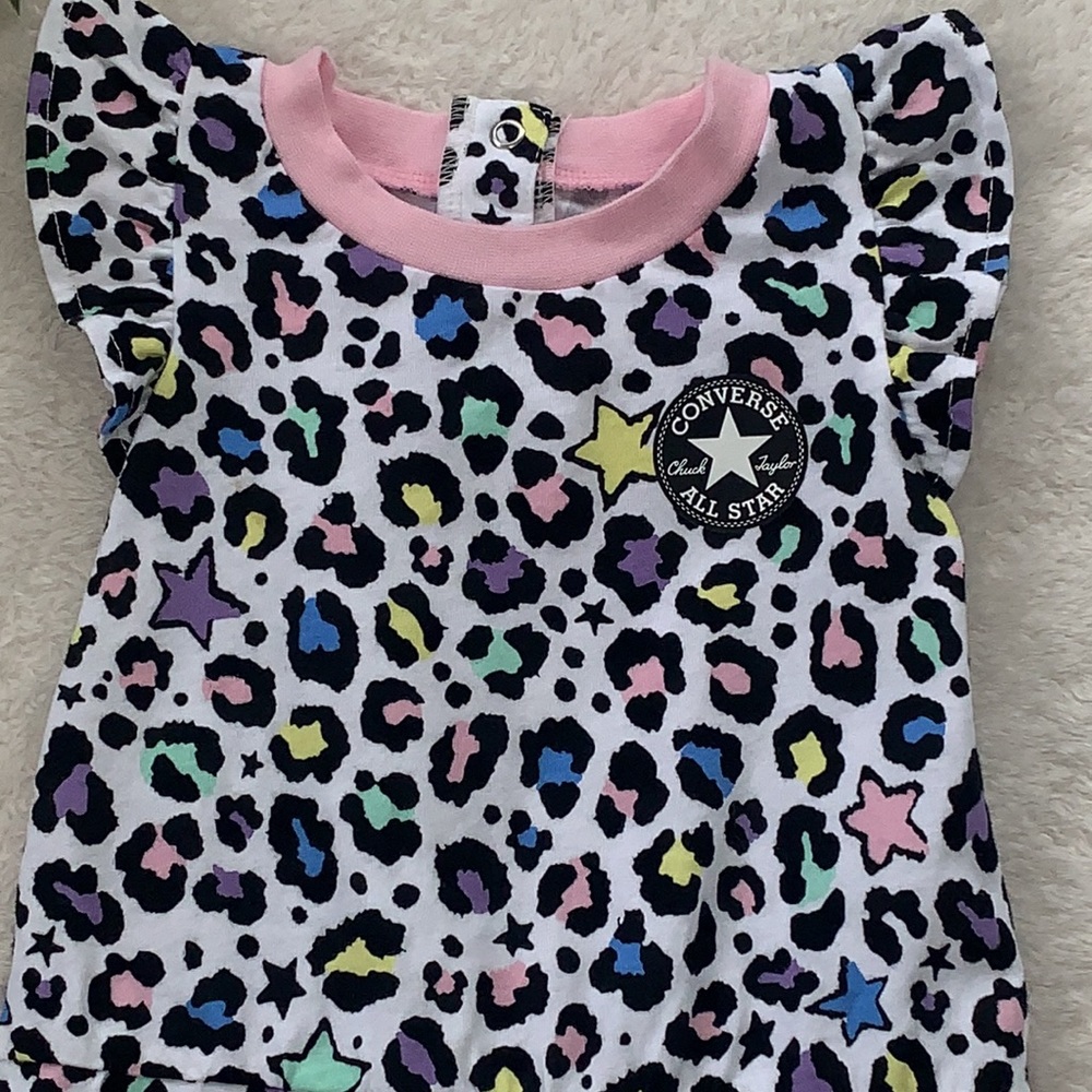 Converse Vibrant Leopard Print Baby Romper 12M EUC - Picture 2 of 10